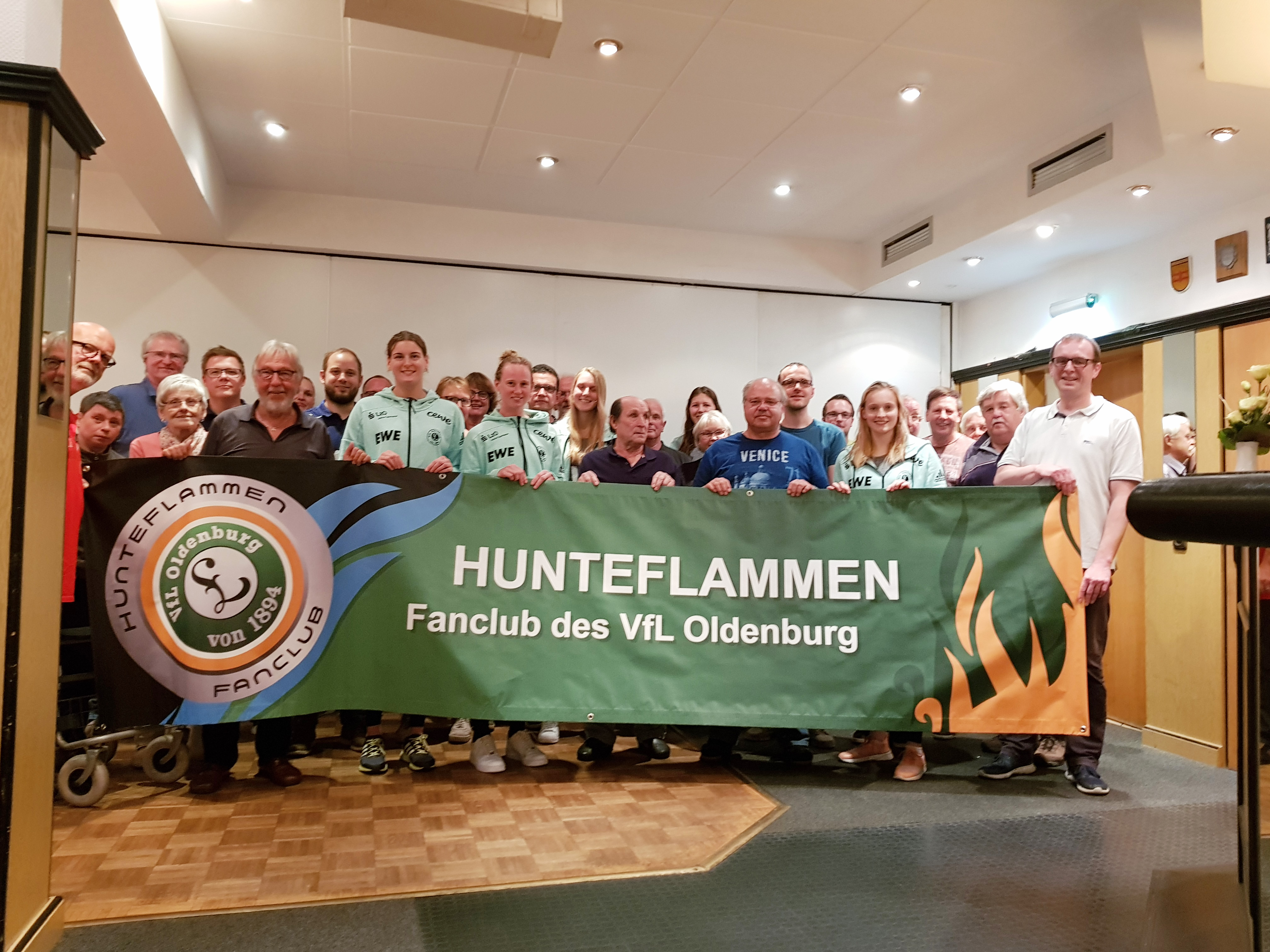 Hunteflammentreffen mit den Neuzugängen und Präsentation des neuen Hunteflammen-Banners